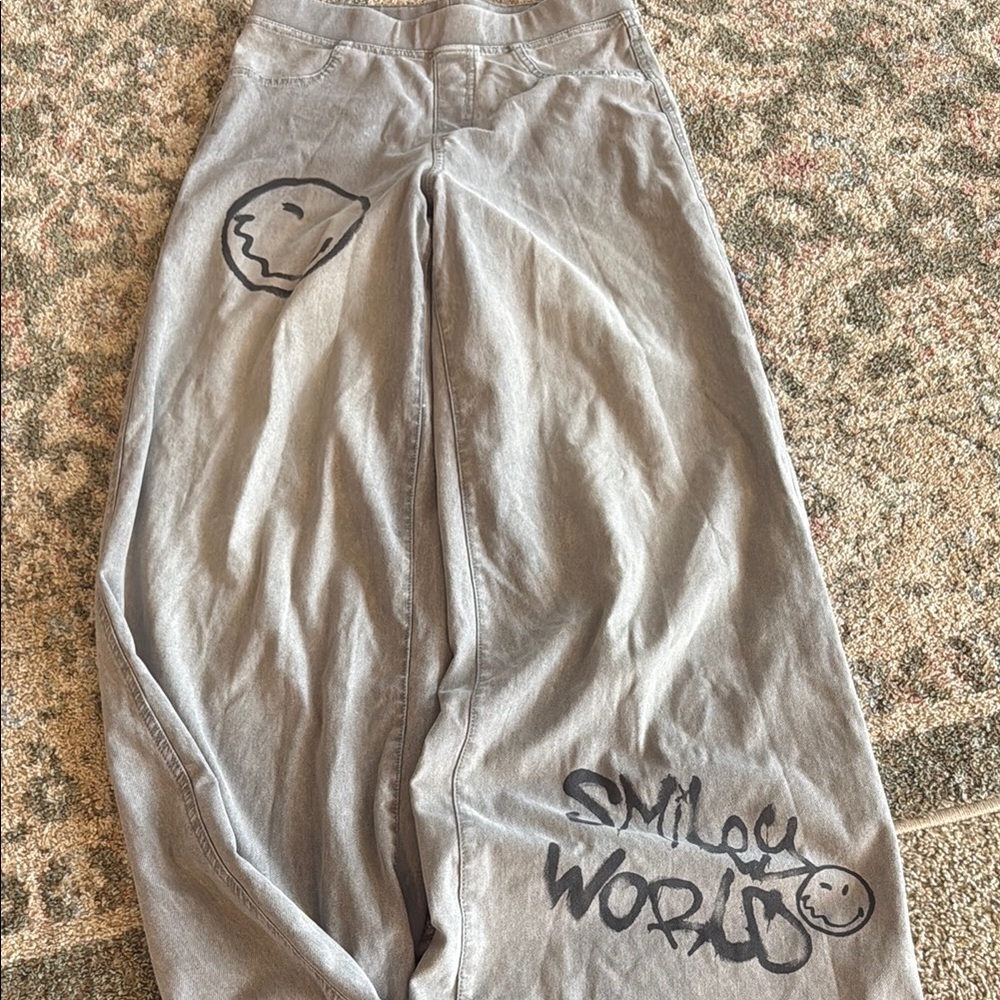 Cute smiley world H&M wide leg pants mostly cotton size 18 girls